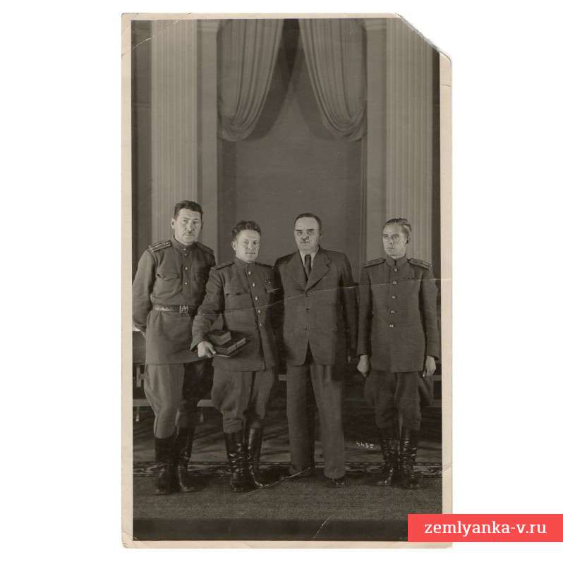 Фото награждения офицеров РККА в Кремле, Шверник Н.М.