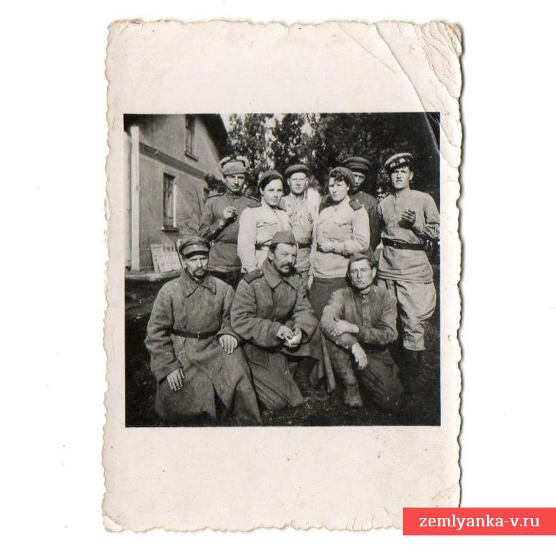 Фото солдат РККА с медсестрами