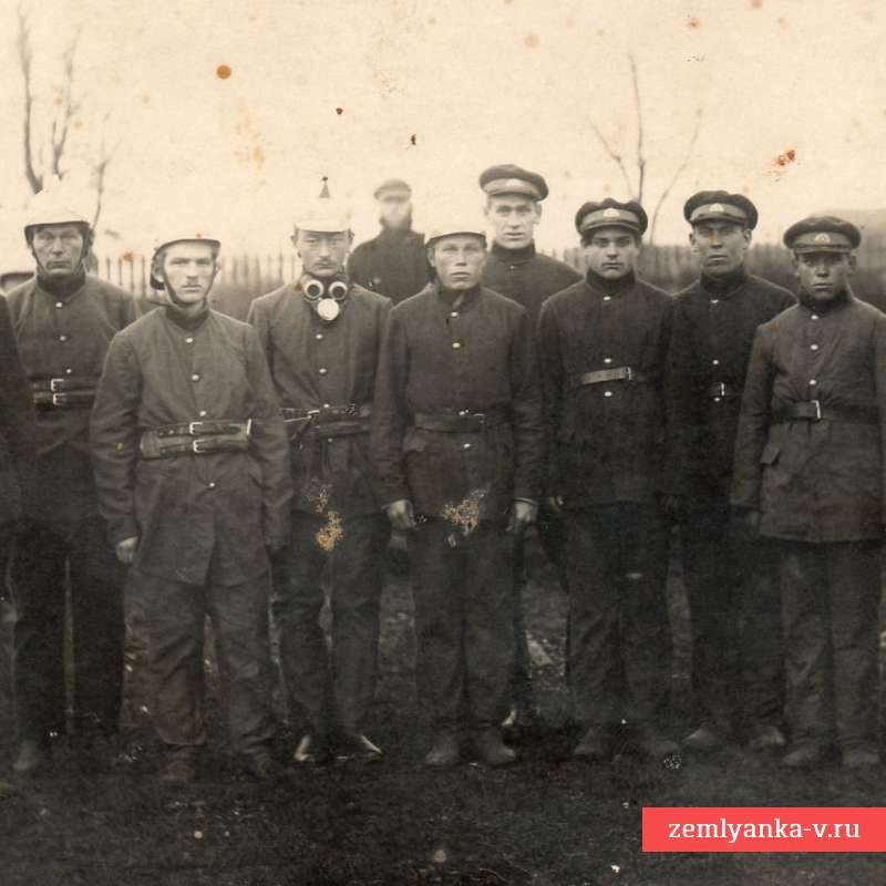 Групповое фото советских пожарных