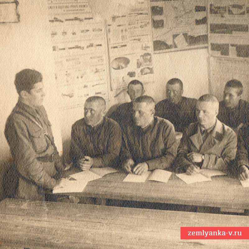 Фото занятия начальной комсомольской школы, 1937 г.