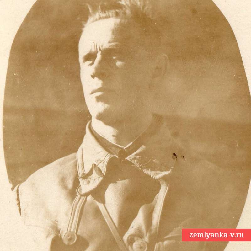 Фото старшего лейтенанта РККА в куртке образца 1934 года