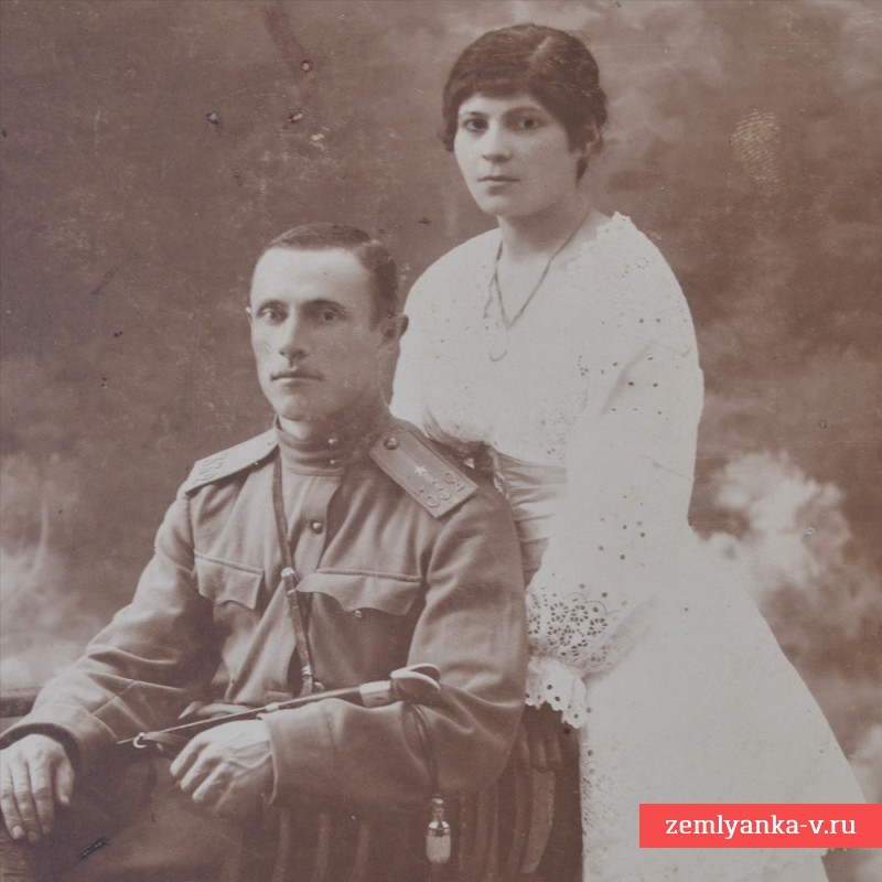 Роскошное фото прапорщика 332-го пехотного полка Бабицкого с женой