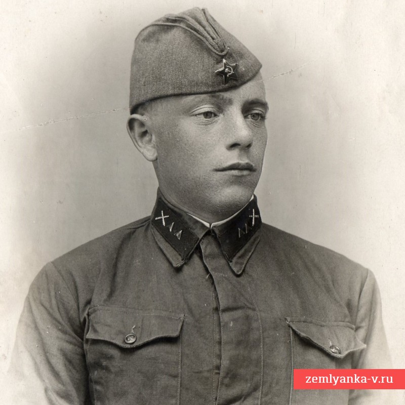 Колоритное фото младшего сержанта артиллерии РККА