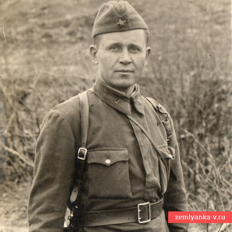 Фото капитана пехоты РККА в полевом снаряжении