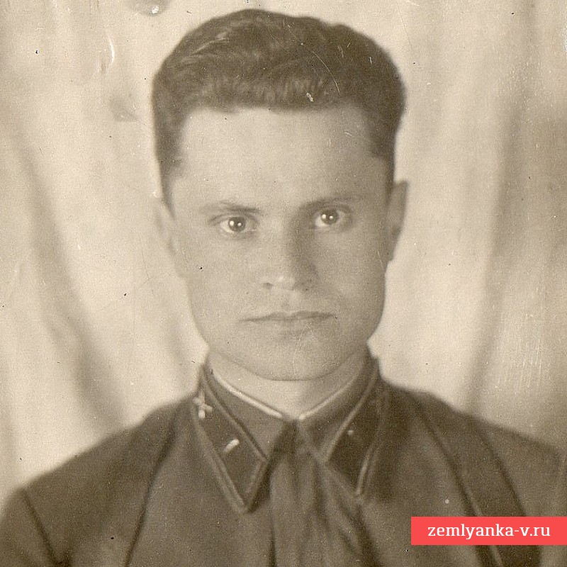 Портретное фото капитана 1202-го зенитно-артиллерийского полка Меренкова Ф.И.