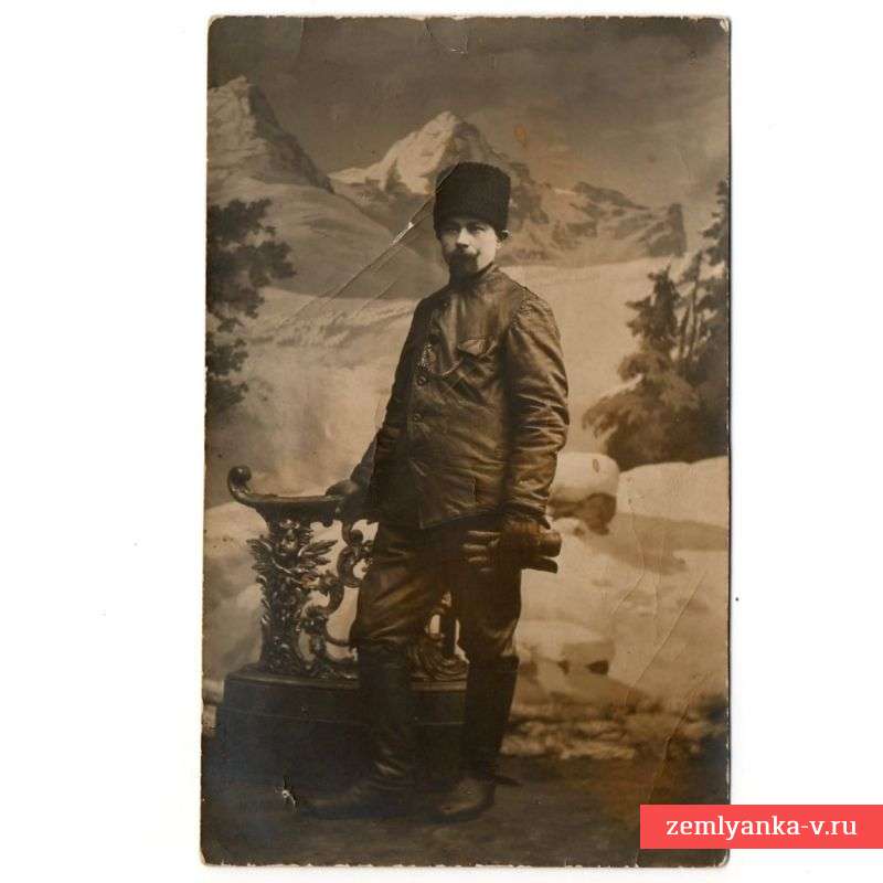 Фото мужчины в кожаной куртке, 1900-е гг.
