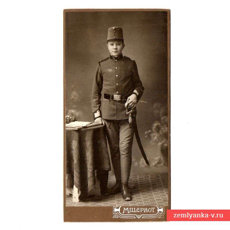 Фото венгерского солдата с саблей