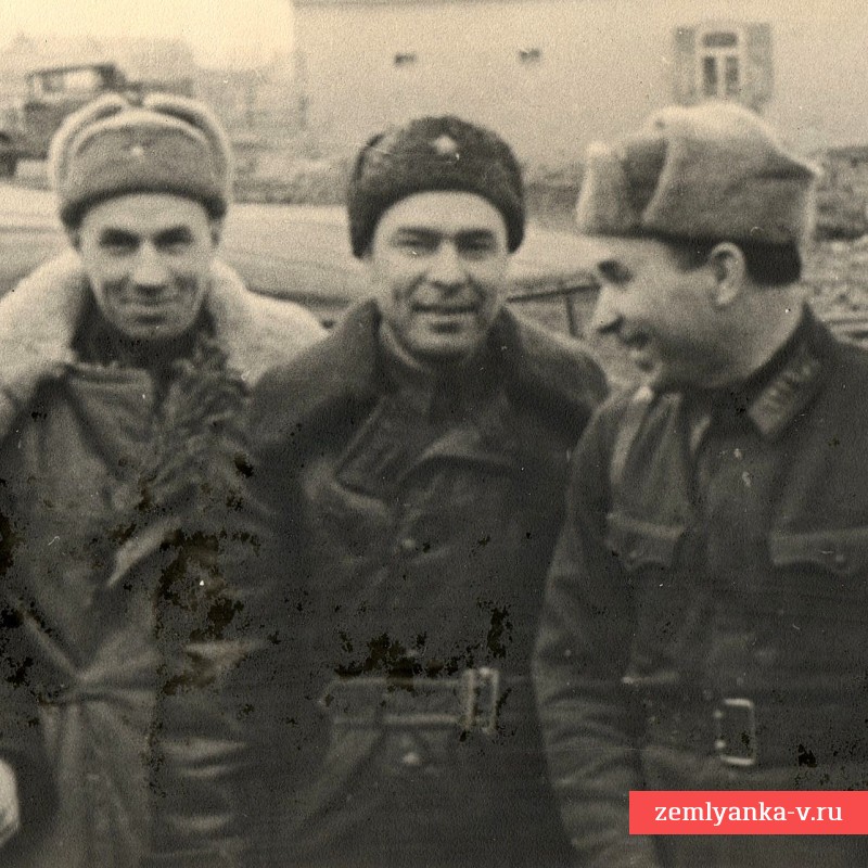 Фото Л. И. Брежнева на фронте, 1943 г.