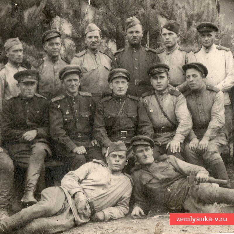 Фото солдат и офицеров РККА в Раве-Русской, 1944 г.